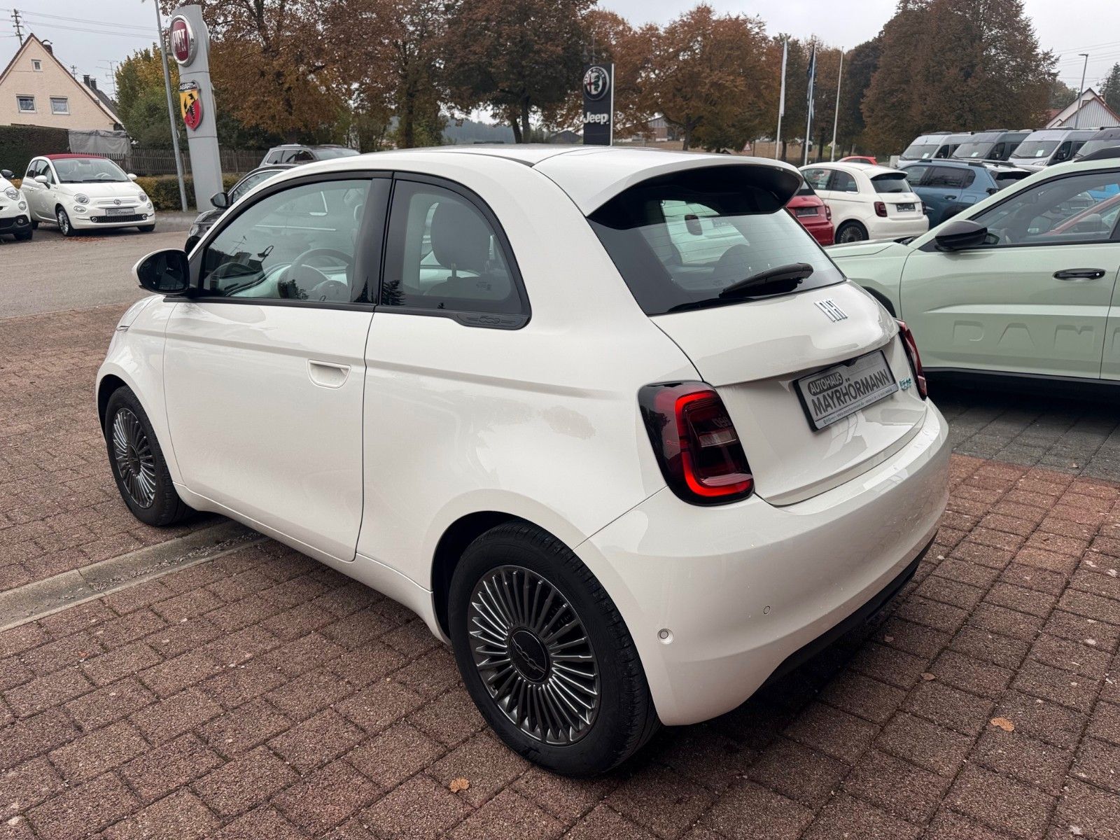 Fahrzeugabbildung Fiat 500e Icon NAVI SITZHEIZUNG KAMERA TEMPOMAT