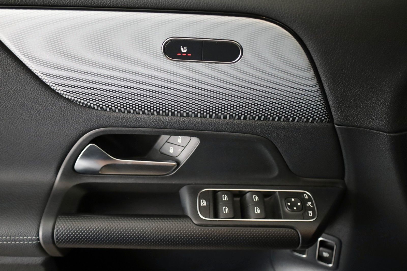 Fahrzeugabbildung Mercedes-Benz GLA 250 e,Style, T.Leder,Navi,LED,Carplay,Kamera