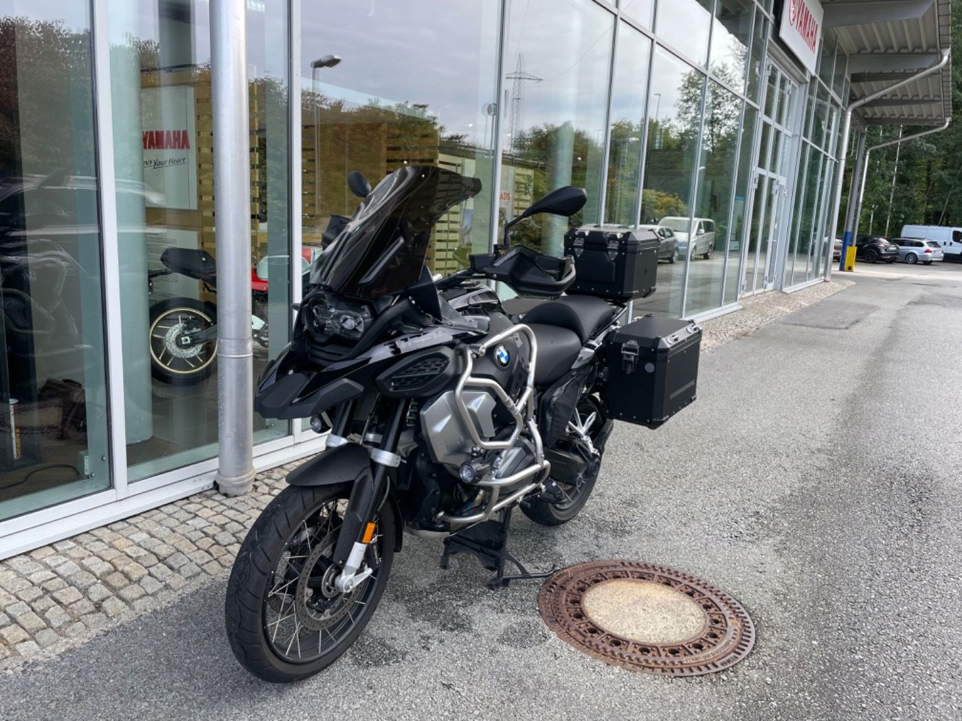 Fahrzeugabbildung BMW R 1250 GS ADVENTURE Sondermodell Triple Black vi