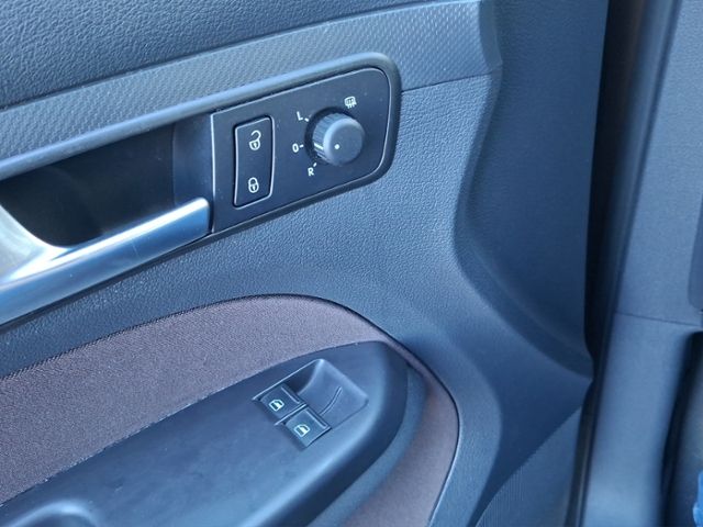 Fahrzeugabbildung Volkswagen Caddy Maxi Trendline Rollstuhlrampe