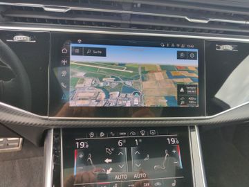 Audi Q8 - 12