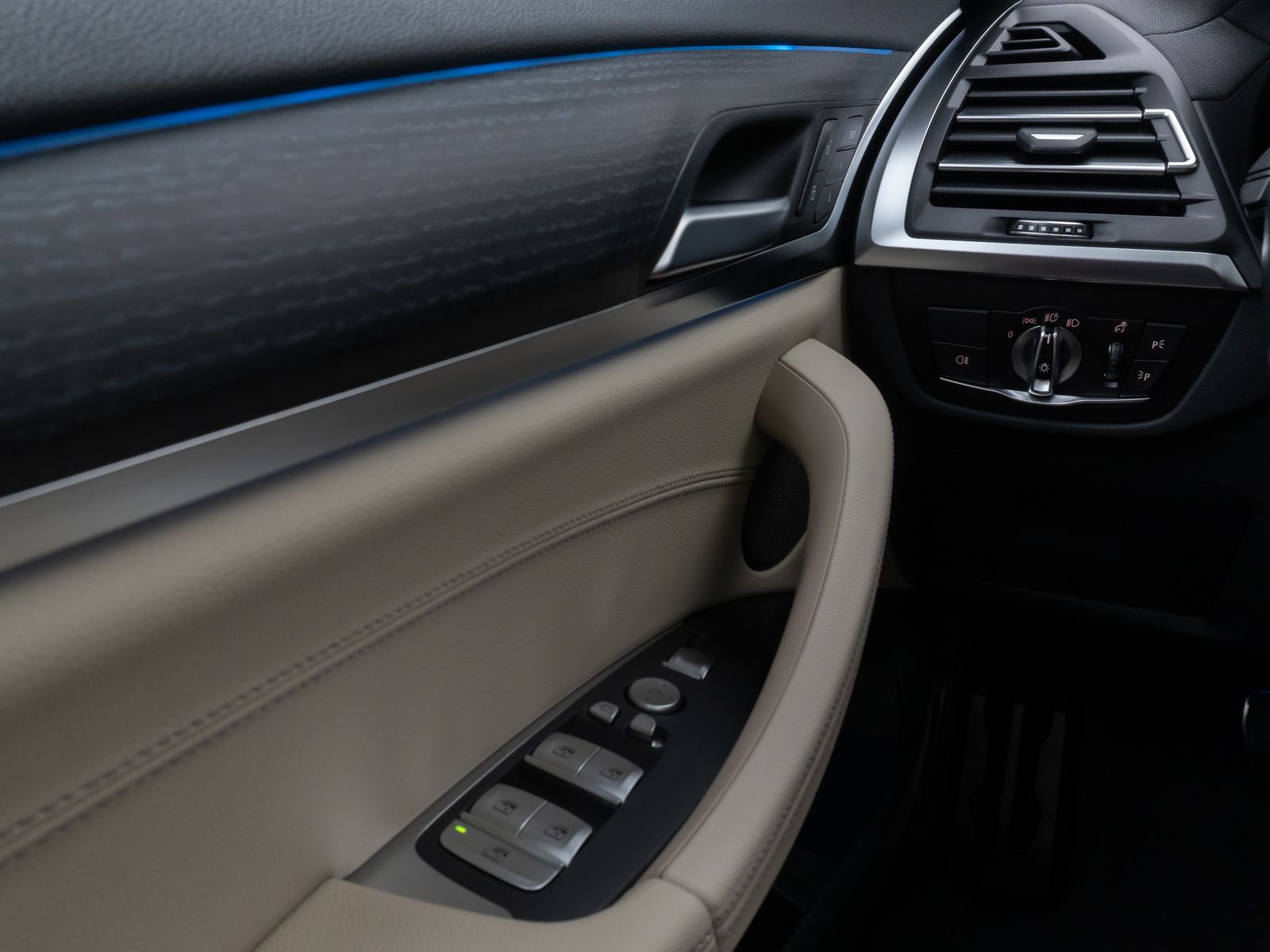 Fahrzeugabbildung BMW iX3 Impressive M Sport Panorama 360°HUD DAB H/K