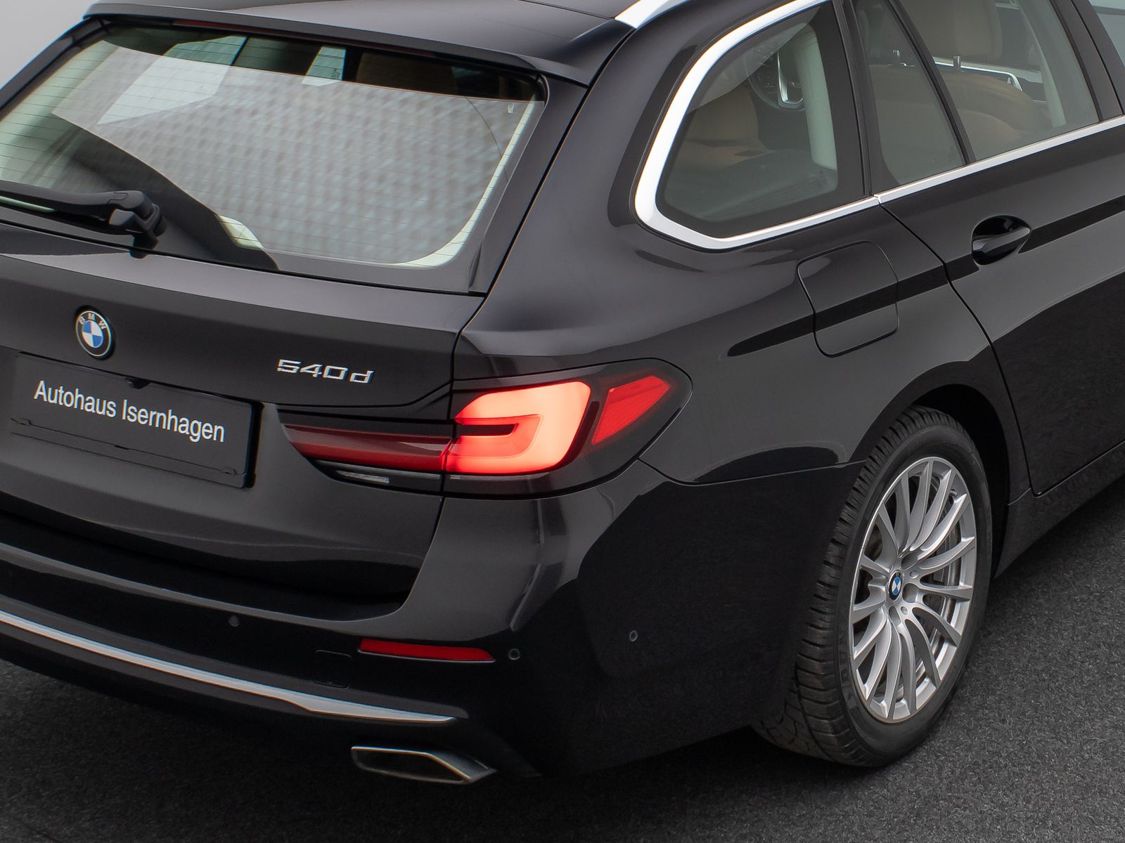Fahrzeugabbildung BMW 540d xD LuxuryLine HUD Kamera DAB Laser Panorama