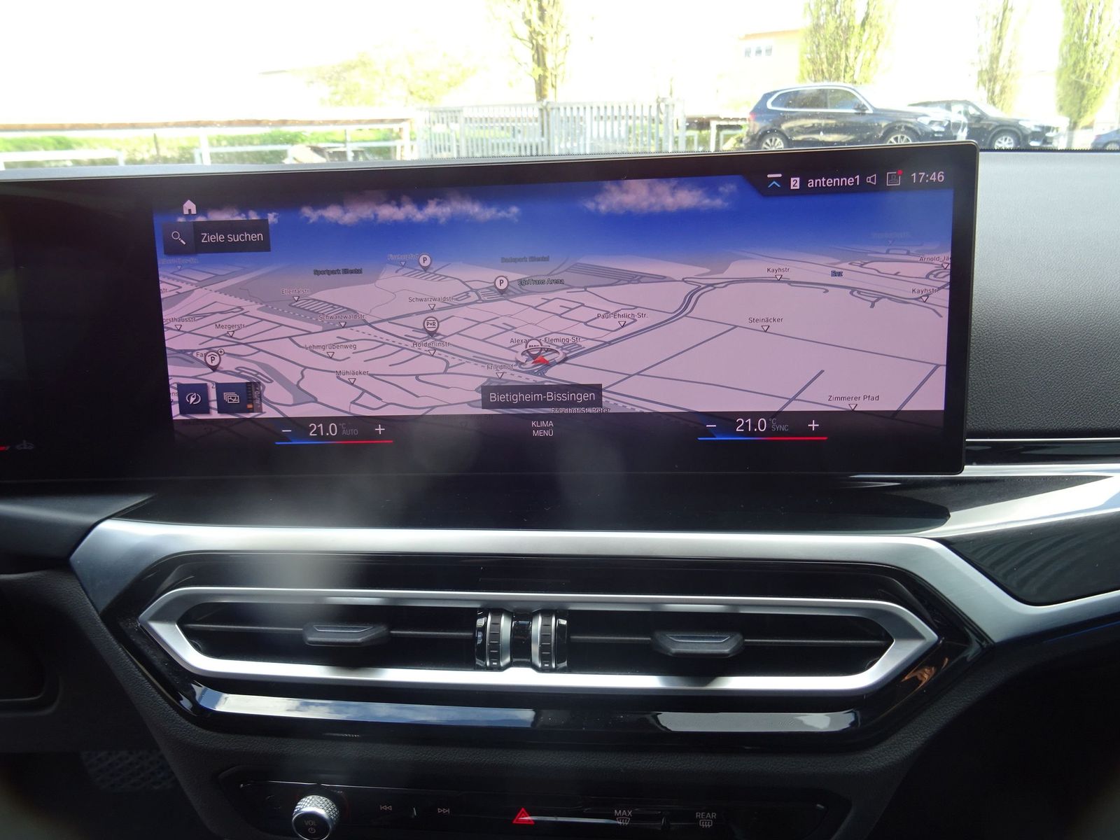 BMW 320i Lim. Facelift Widescreen LM Ambientes-Li foto 10