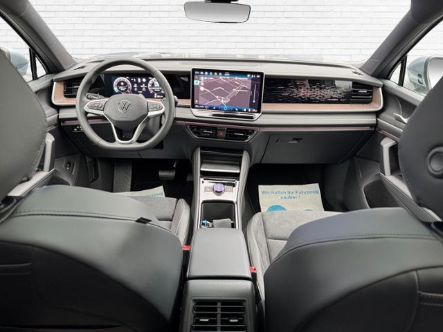 Fahrzeugabbildung Volkswagen Tayron  Elegance 2.0 TSI 4MOTION 204 DSG - AHK*M