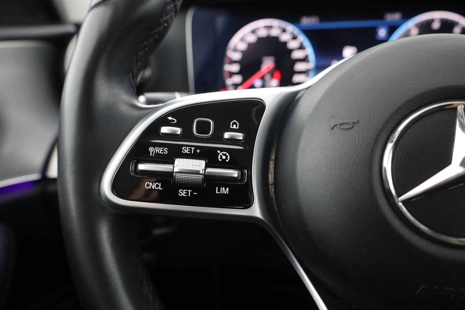 Mercedes-Benz E200 Avantgarde LED Kamera Navi Sitzheizung