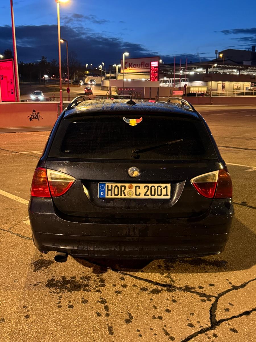 BMW 320 2006 — салон