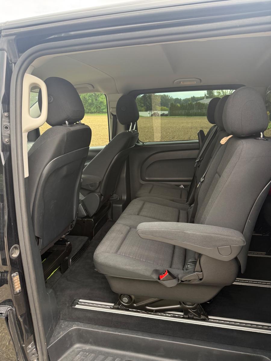 Mercedes-Benz Vito Tourer 4MATIC Lang,8-Sitze,Navi,Aut.,SHZ,AH