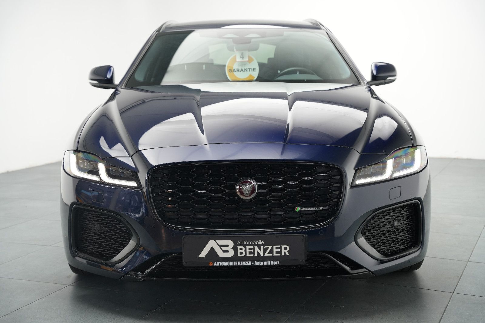 Fahrzeugabbildung Jaguar XF Sportbrake R-Dynamic SE AWD/PANO/KAM/MERIDIAN