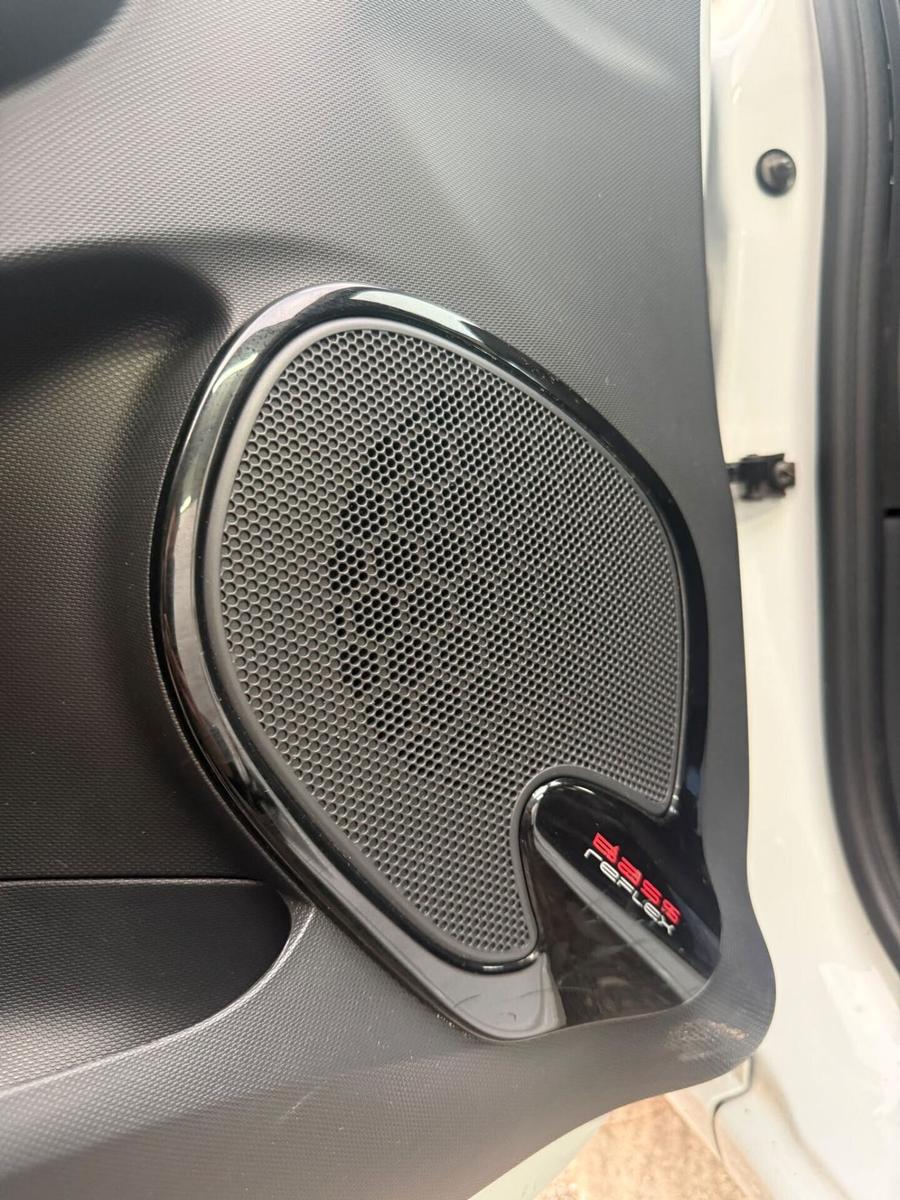 Renault Clio 2015 — photo 11
