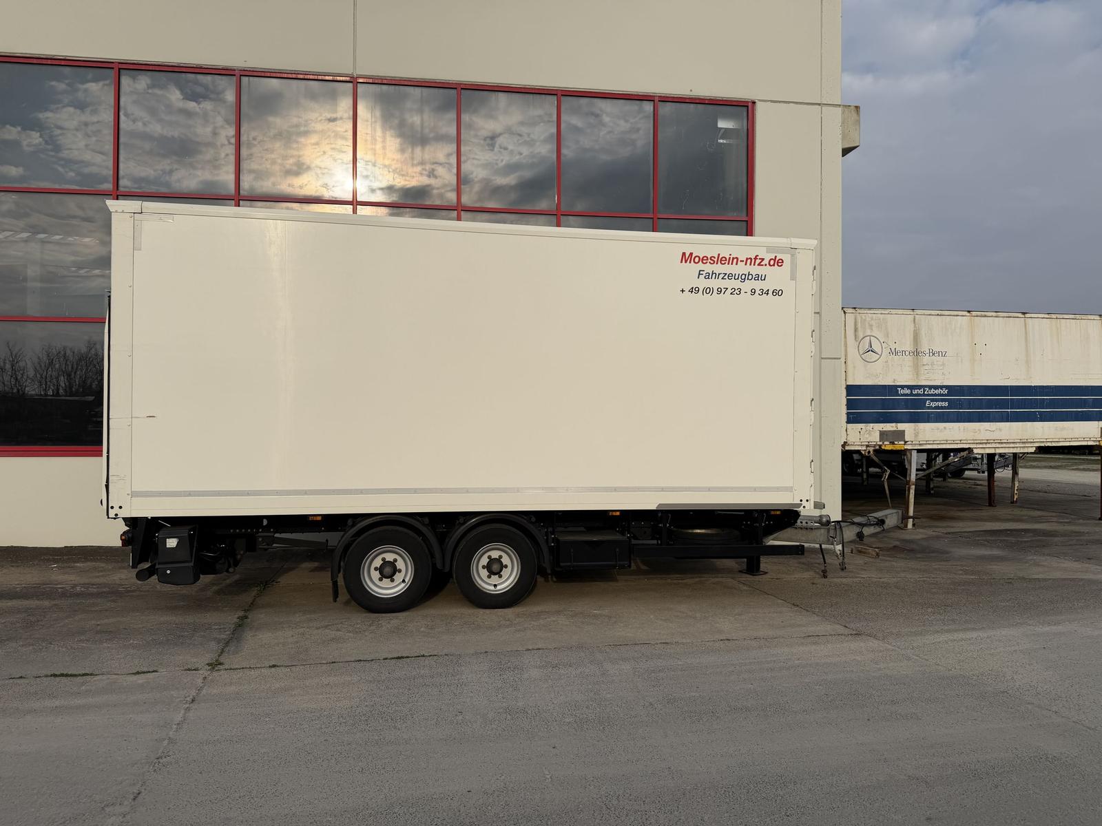 Möslein  Tandem Koffer, Ladebordwand+ Durchladbar