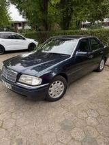 Mercedes-Benz 220 - gebrauchte Mercedes-Benz 220 aus dem Jahr 1996