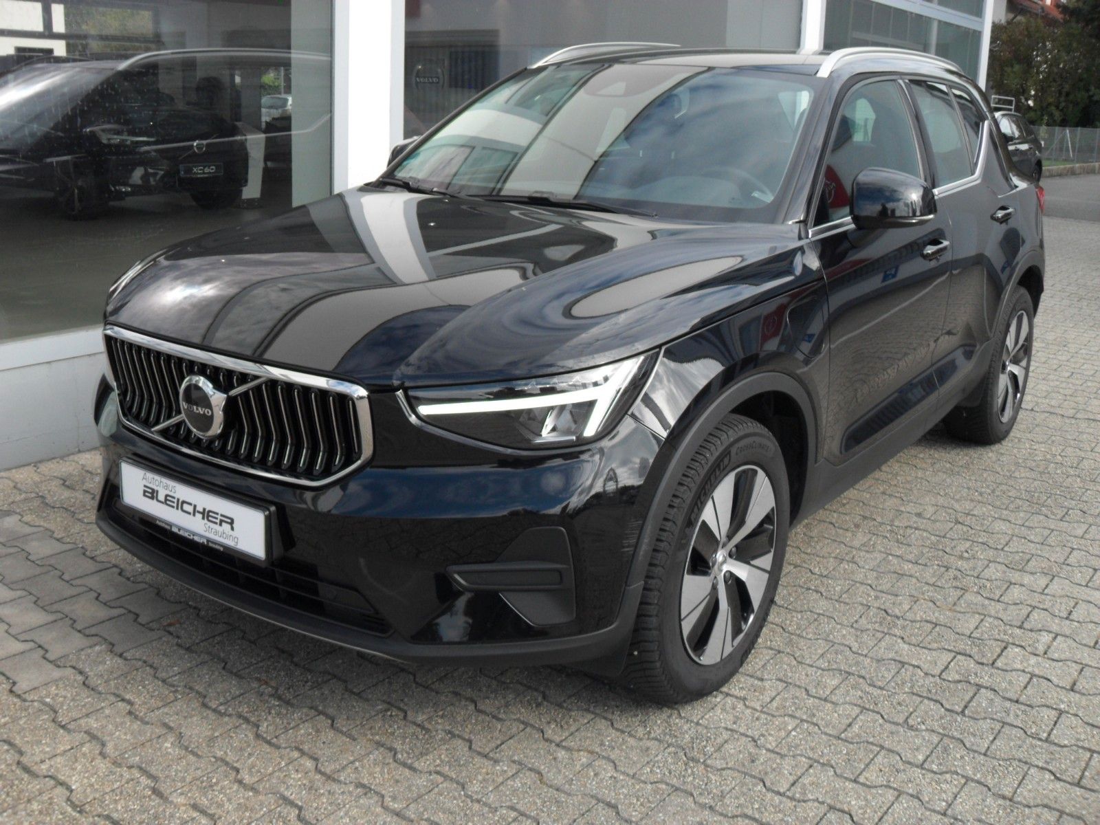 Fahrzeugabbildung Volvo XC40 T4 Essential | AHK | Navi | PDC | SH