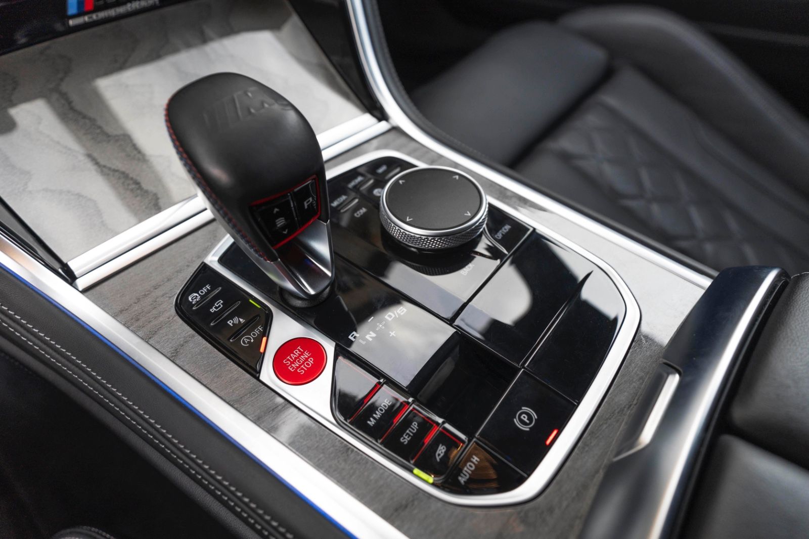 Fahrzeugabbildung BMW M8 Competition GC Head Up Laserlicht H&K 360°