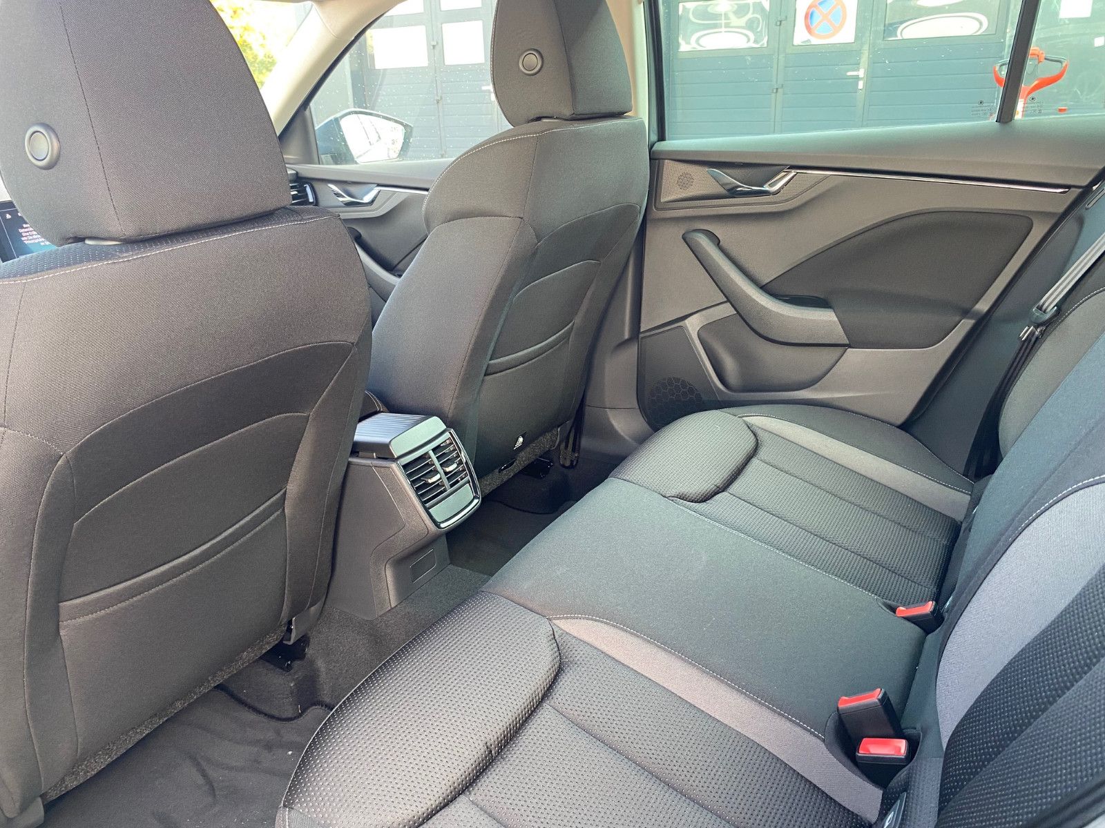 Fahrzeugabbildung SKODA Scala 1.0l TSI TOUR LED*AHK*5 JahreGarantie*GRA