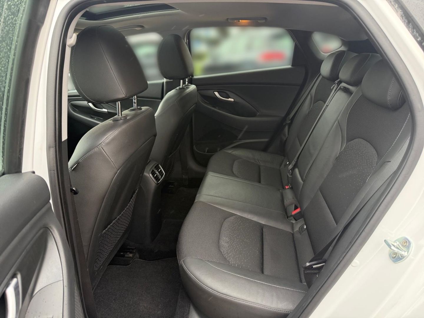 Fahrzeugabbildung Hyundai i30 1.4 T-GDI NEW FASTBACK PREMIUM+NAVI-P+LED+KL