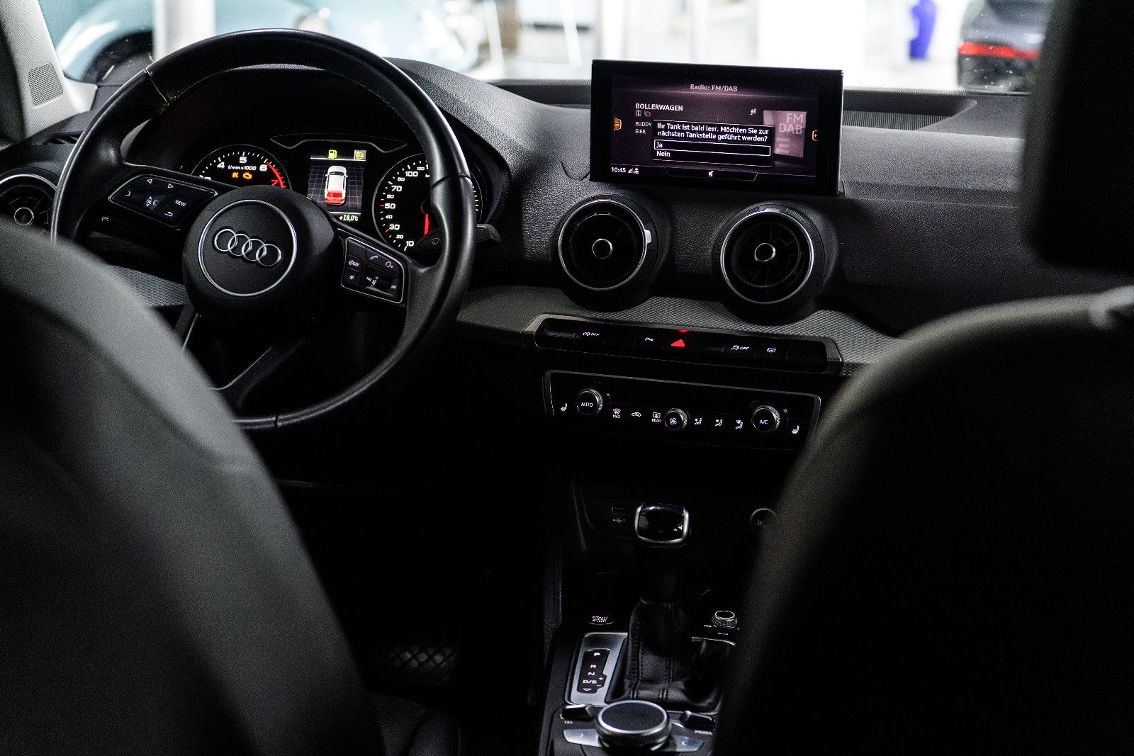 Fahrzeugabbildung Audi Q2 35 TFSI S tronic LED/SZH/NAVI