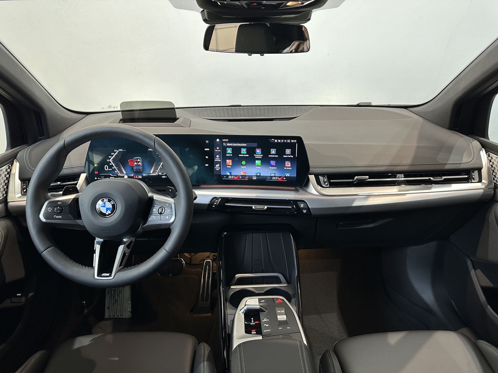 Fahrzeugabbildung BMW 223i HiFi Lautsprechersystem harman/kardon DAB