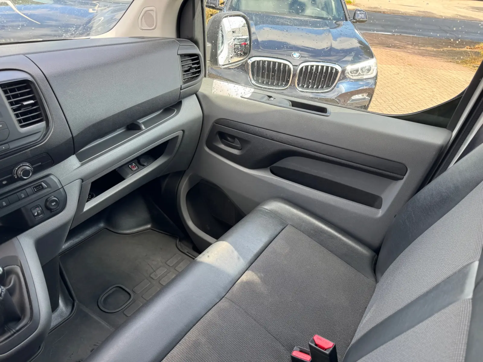 Peugeot Expert Kasten PremiumL2*Klima*Sitzheizung*Regal*