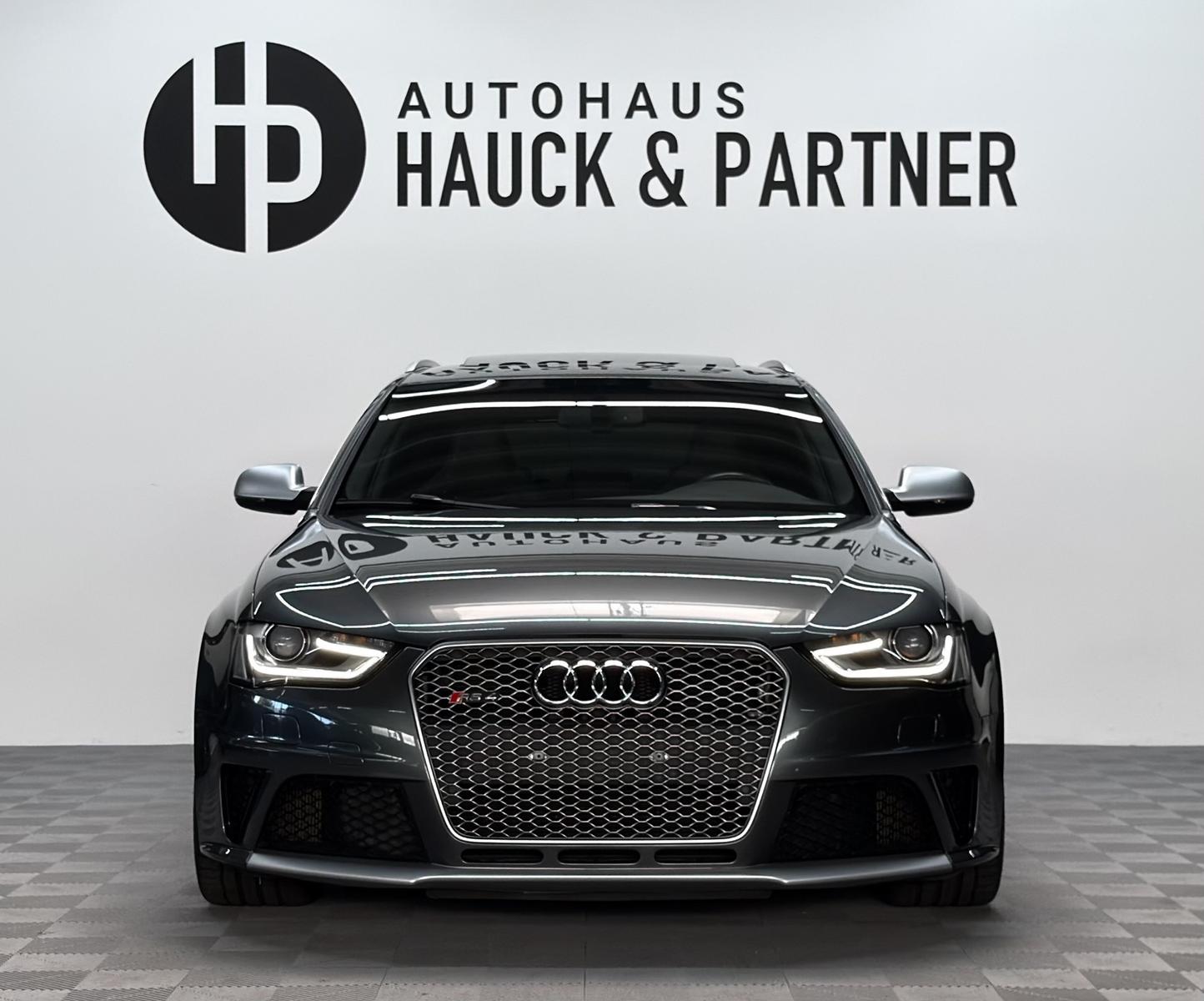 AUDI RS4 AVANT 4.2 V8 FSI 450ch QUATTRO - B&O - TOIT PANORAMIQUE - CAPRISTO - SUSPENSION KW - CUIR/ALCANTARA