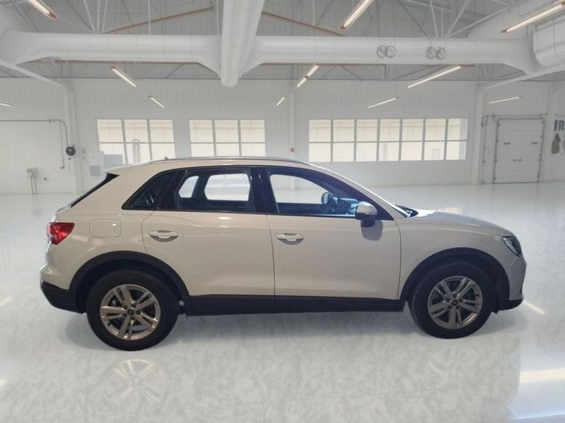 Audi AUDI Q3 35 TDI S TRONIC BUSINESS SUV imagem 3