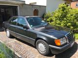 Mercedes-Benz W124 260e Mercedes - Mercedes-Benz 260 aus 1989