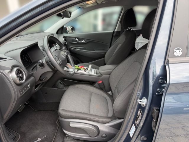 Fahrzeugabbildung Hyundai KONA Edition 30+ Elektro 2WD +CARPLAY+KLIMA+SHZ+