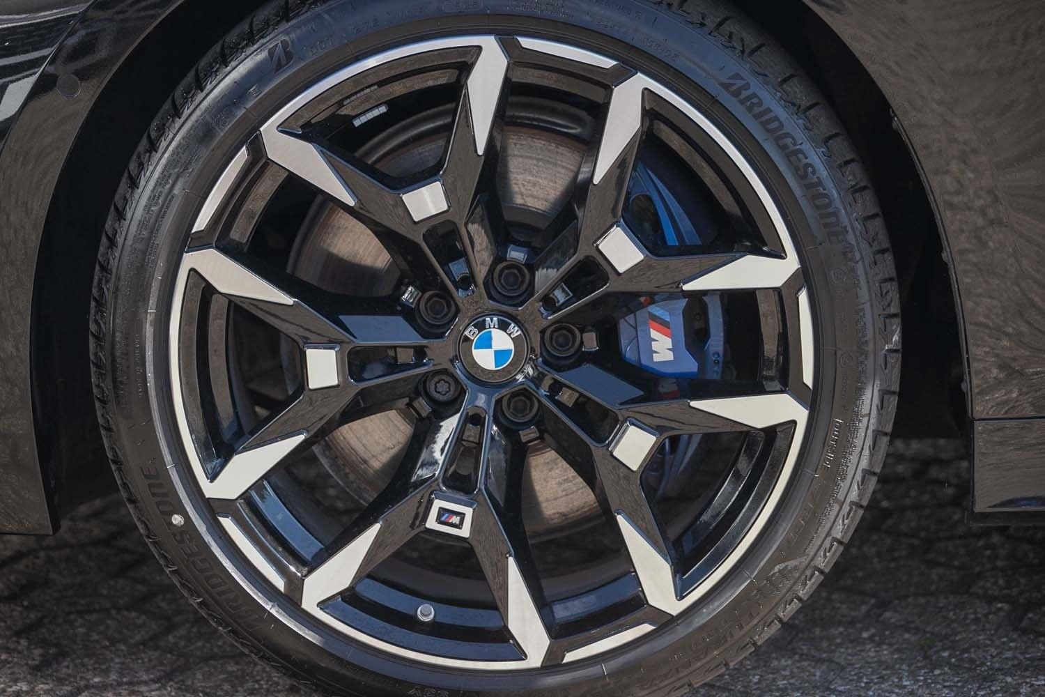 BMW M340i xDrive Touring Pano HeadUp AHK RfKamra ACC