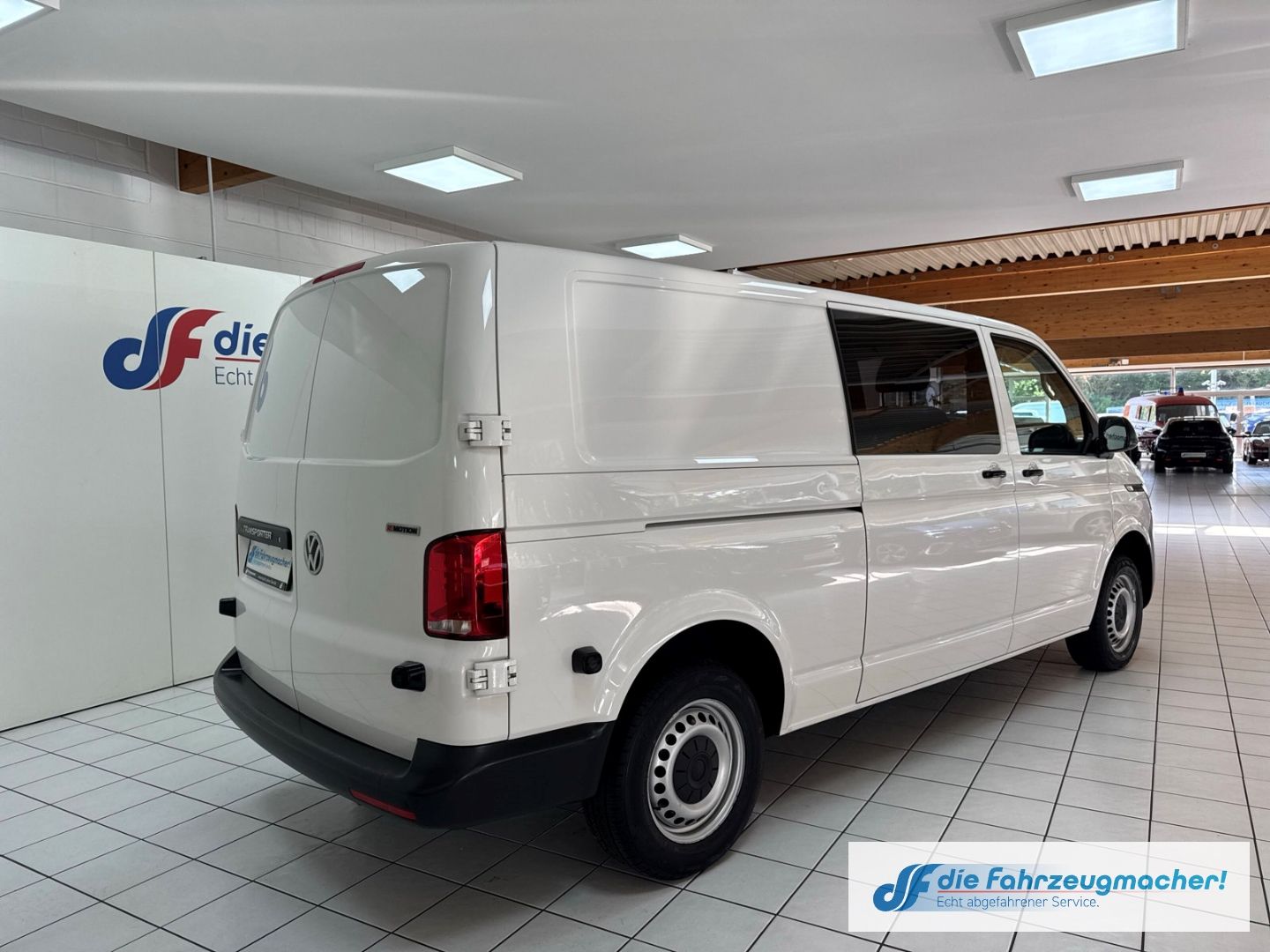 Fahrzeugabbildung Volkswagen T6.1 Transporter DSG MIXTO DOKA  lang 4Motion 2.