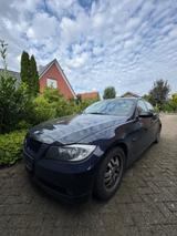 BMW 320i - (E90) - BMW 320 Limousine 320i e90 mit Benzin-Antrieb