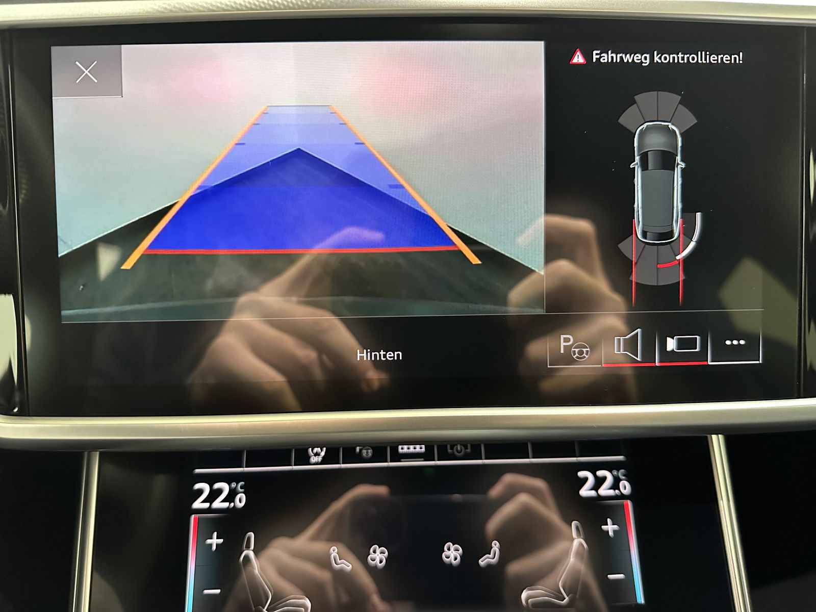 Fahrzeugabbildung Audi S6 Avant Black NAV+MATRIX+B&O+PANO+AHK+V-COCKPIT