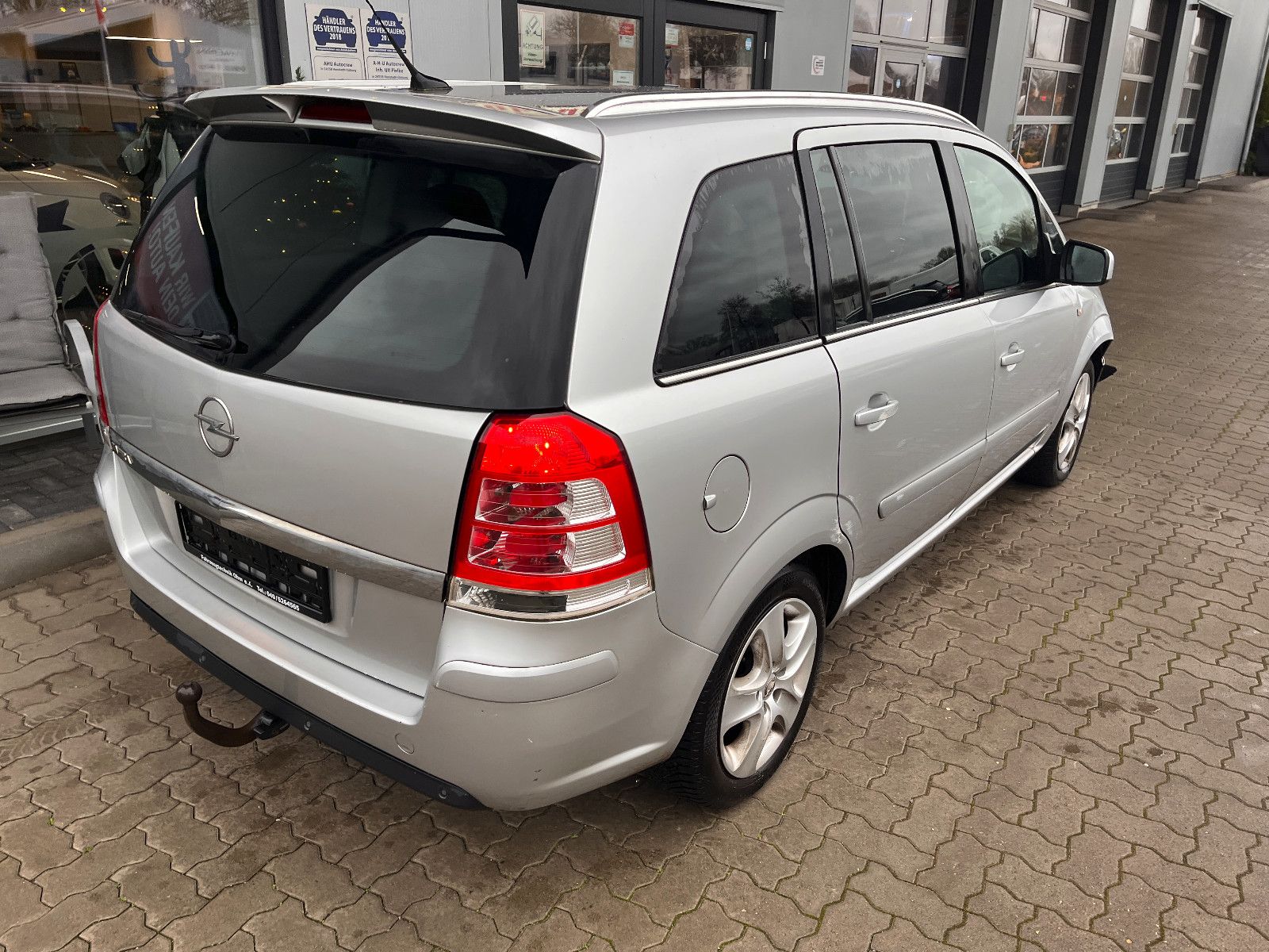Fahrzeugabbildung Opel Zafira B Design Edition