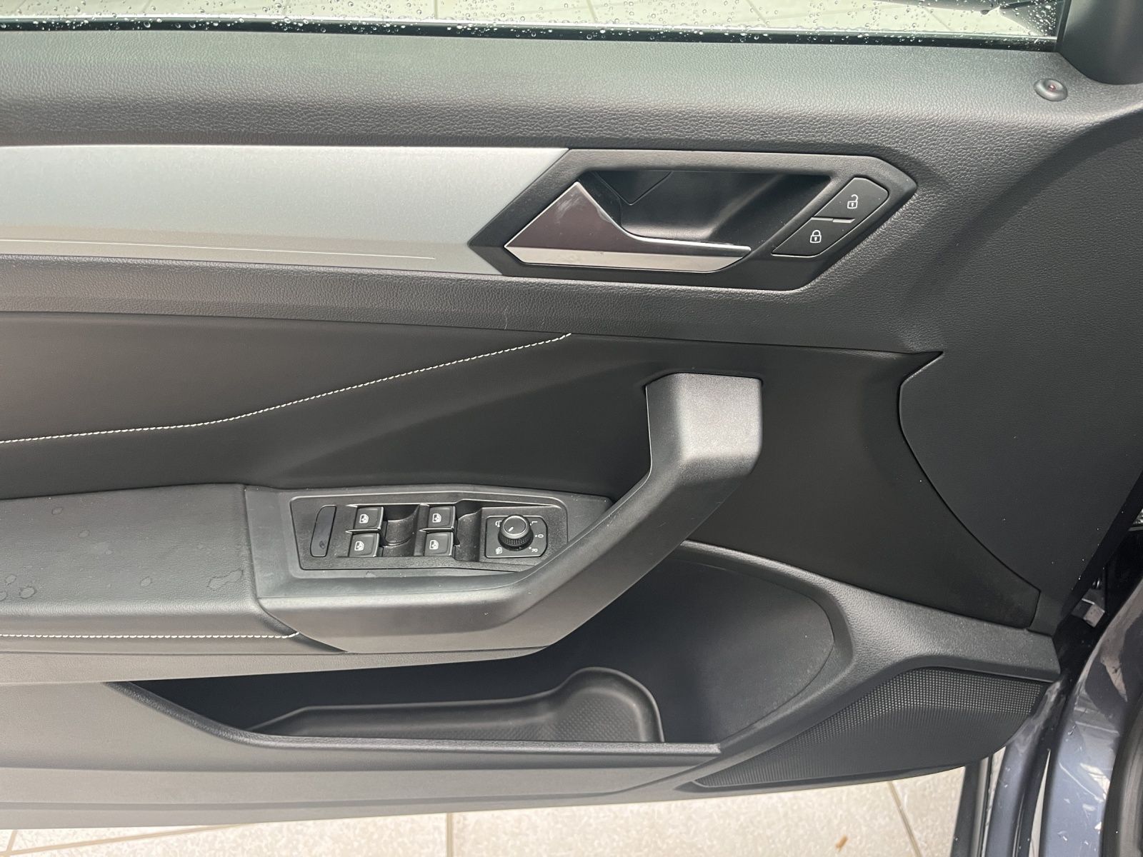 Volkswagen T-Roc - Bild 9
