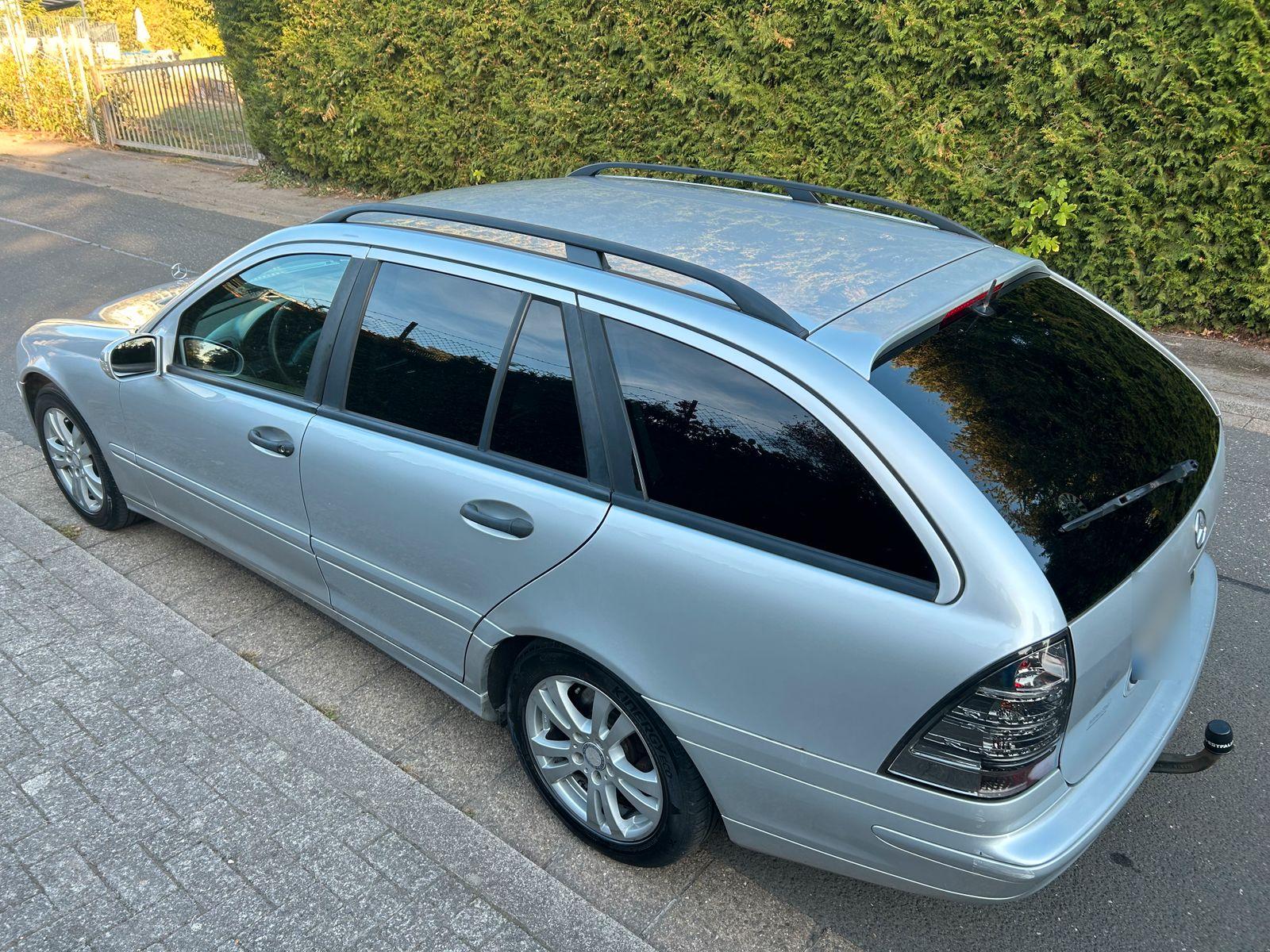 Mercedes-Benz C220 2006 — photo 12