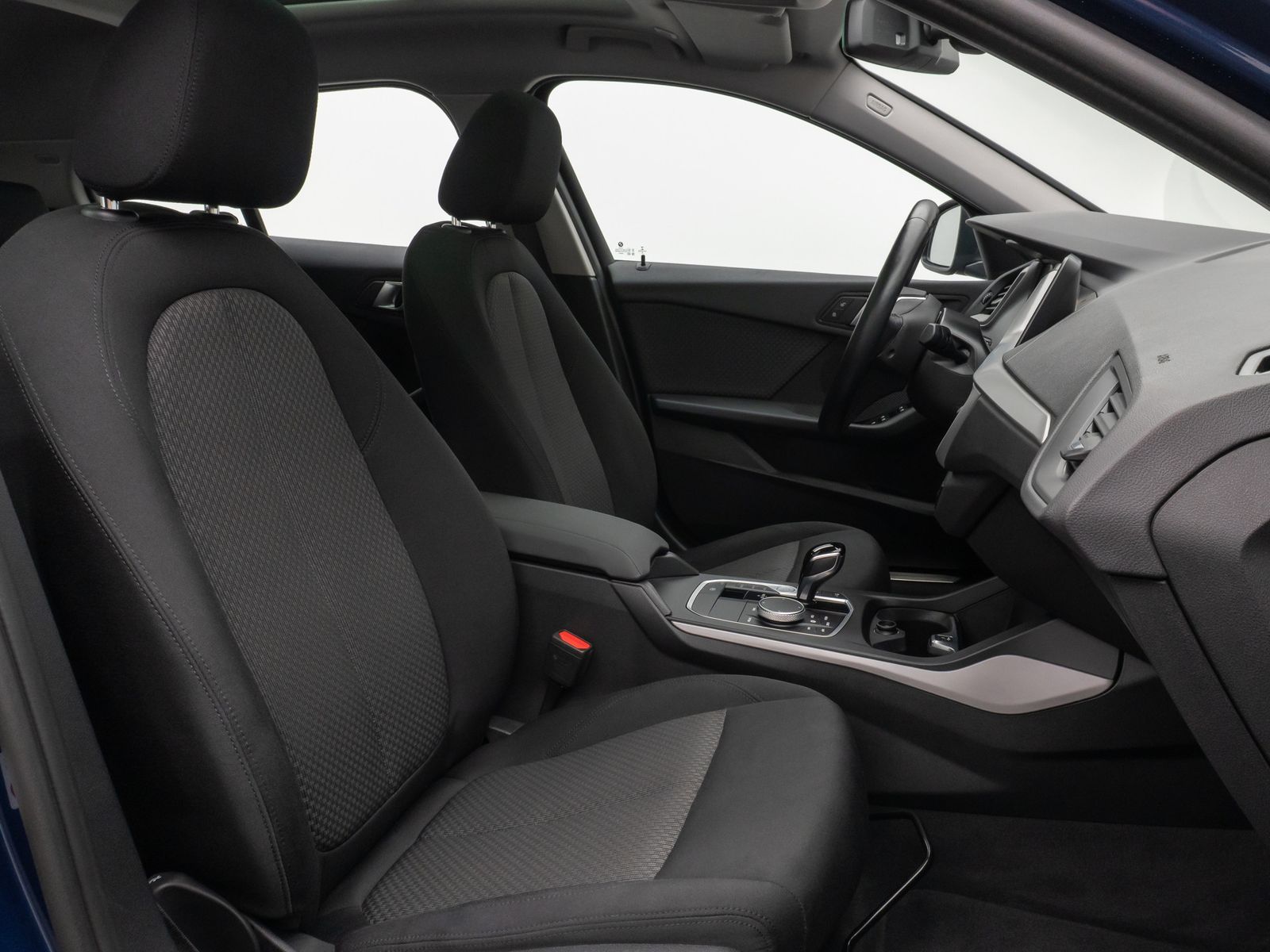 Fahrzeugabbildung BMW 118i Panorama DAB CockPitPro Lenkrhzg PDC LED