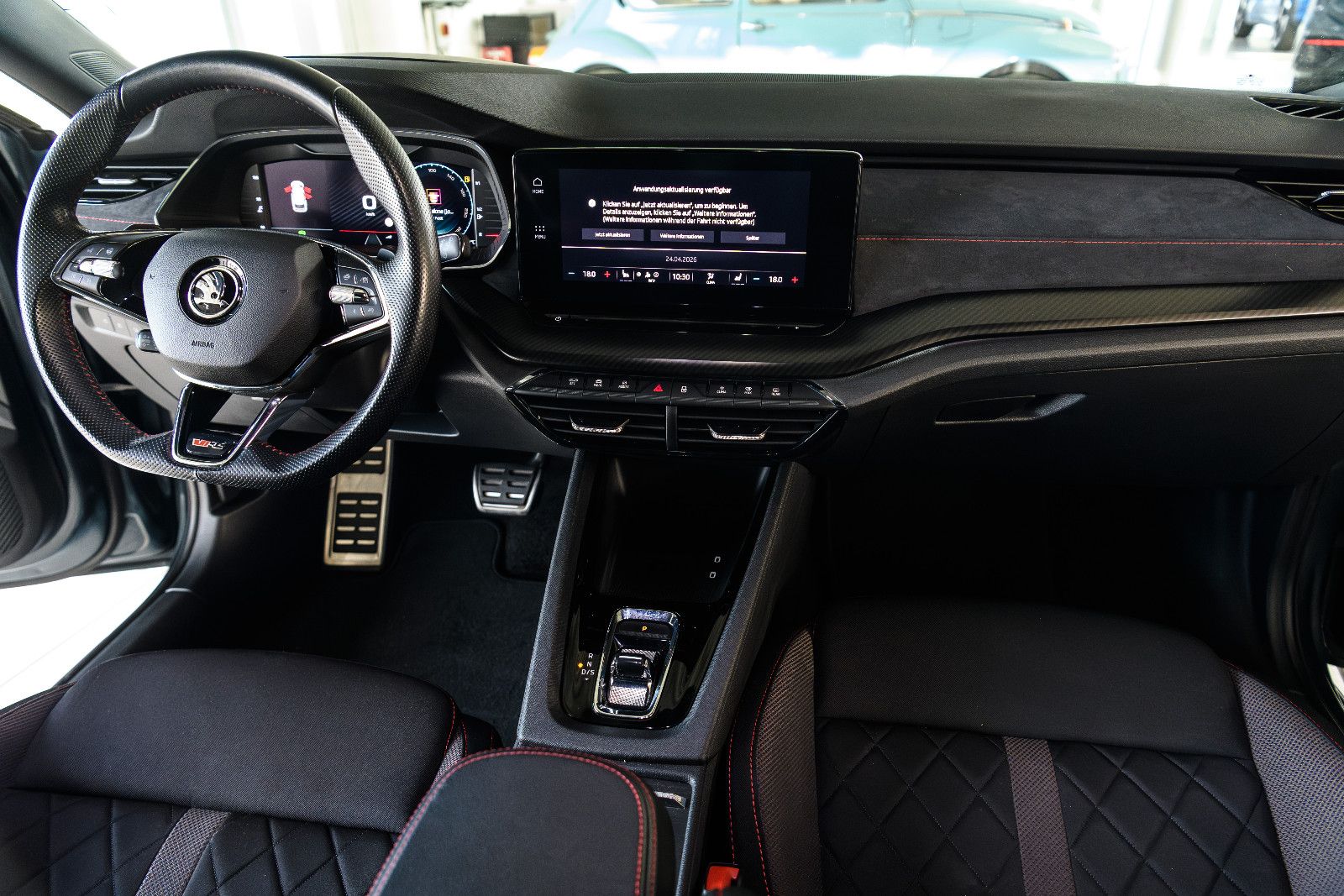 Fahrzeugabbildung SKODA Octavia 2.0 TSI DSG RS COMBI NAVI/ACC/AHK/SZH