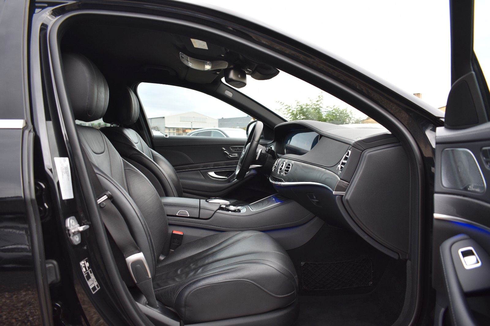 Fahrzeugabbildung Mercedes-Benz S 350 d 4Matic AMG Line Burmester Multib LED HUD