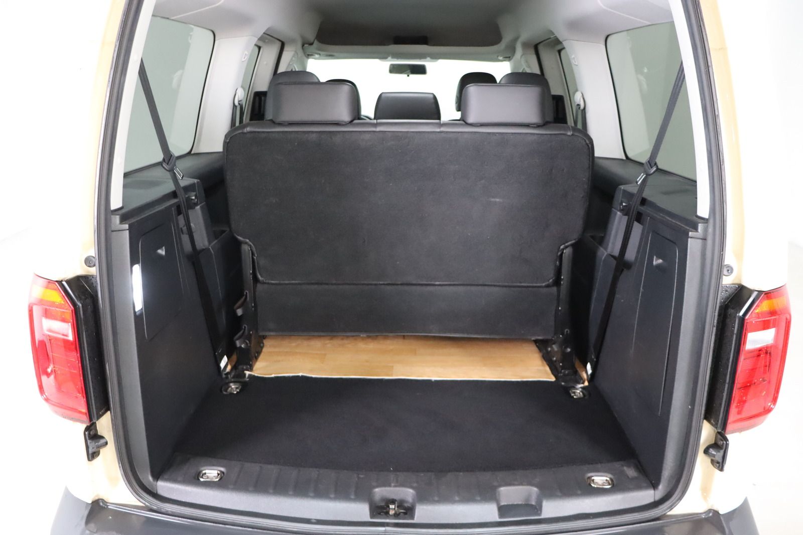 Fahrzeugabbildung Volkswagen Caddy Maxi 2.0 TDI 4 Motion 7- Sitze