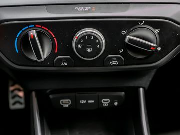 Hyundai Bayon 1.0 Blackline 2WD Fernlicht-Assistent Navi