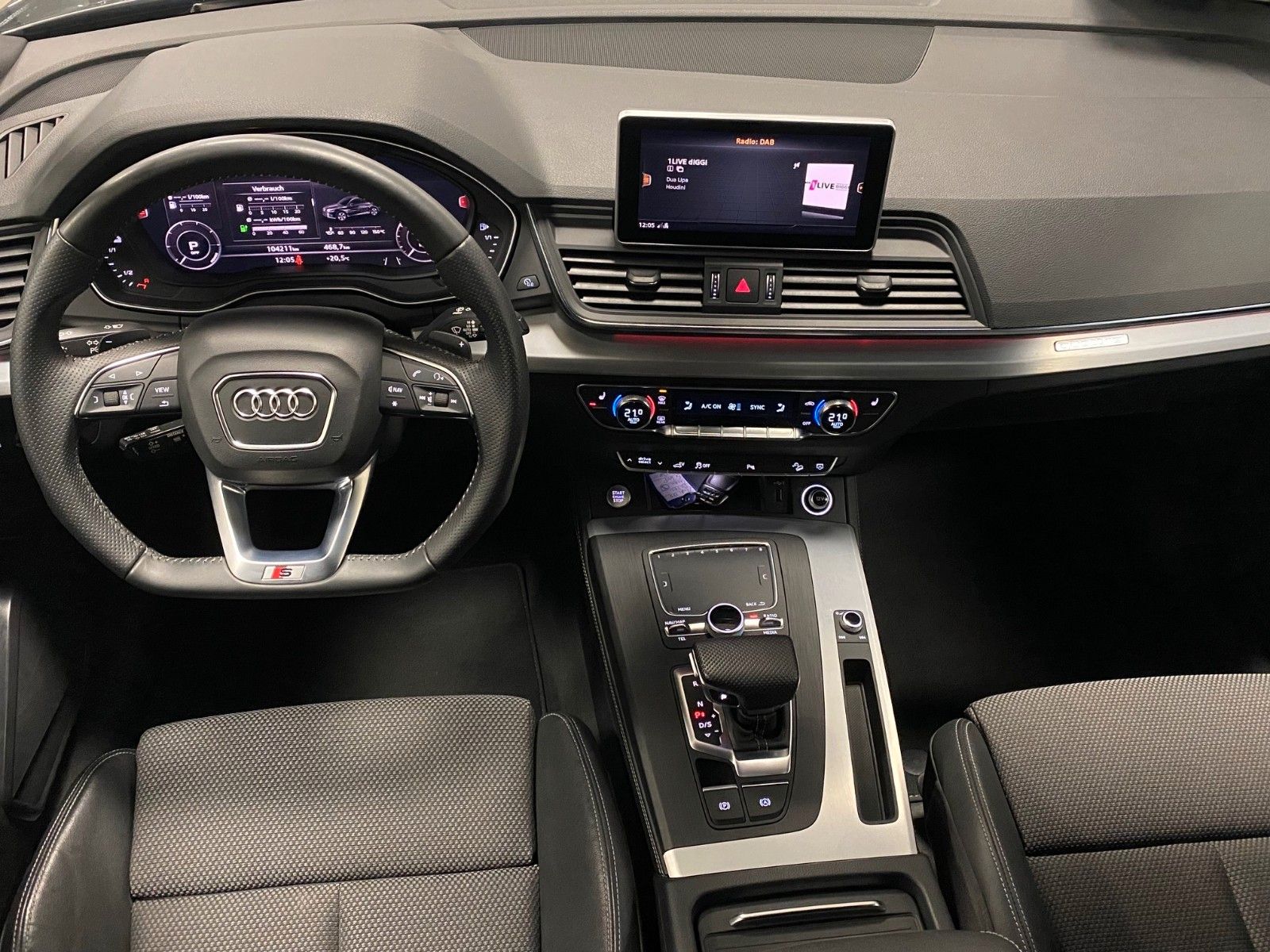 Fahrzeugabbildung Audi Q5 55 TFSI e S tronic quattro+S-line+ACC+20"ALU+