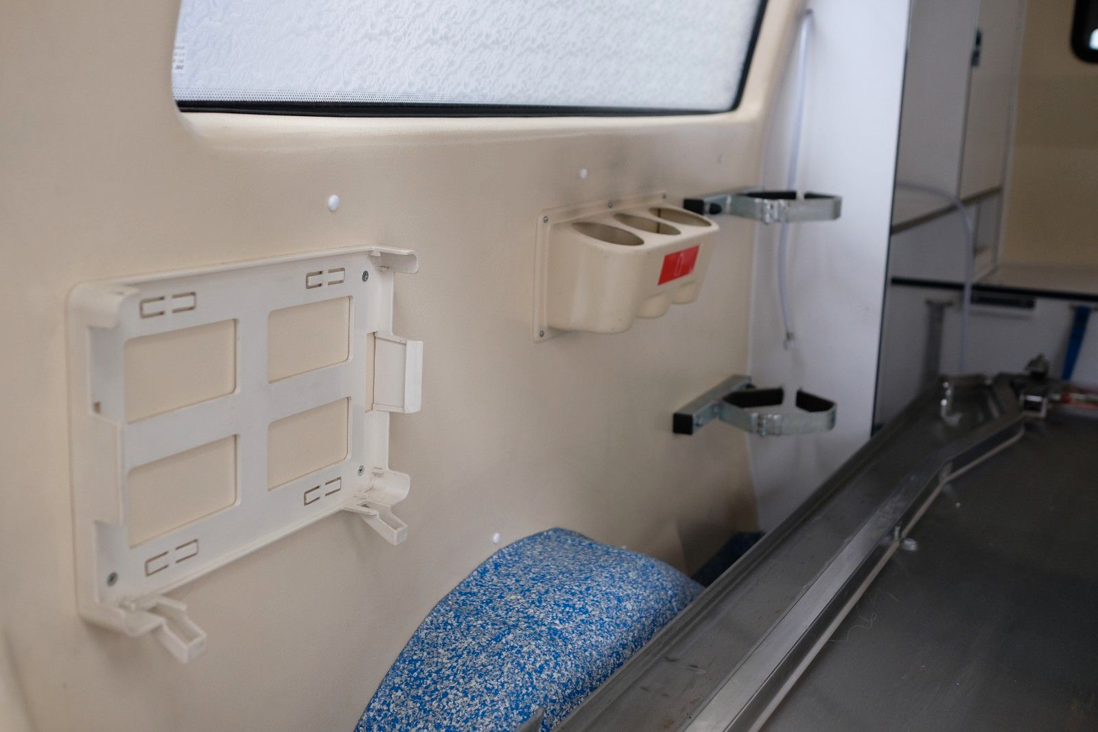 Fahrzeugabbildung Volkswagen T4 LANG EX-KRANKENWAGEN 2,5L STANDHEIZUNG