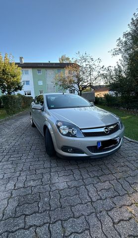 Opel Astra H Twintop