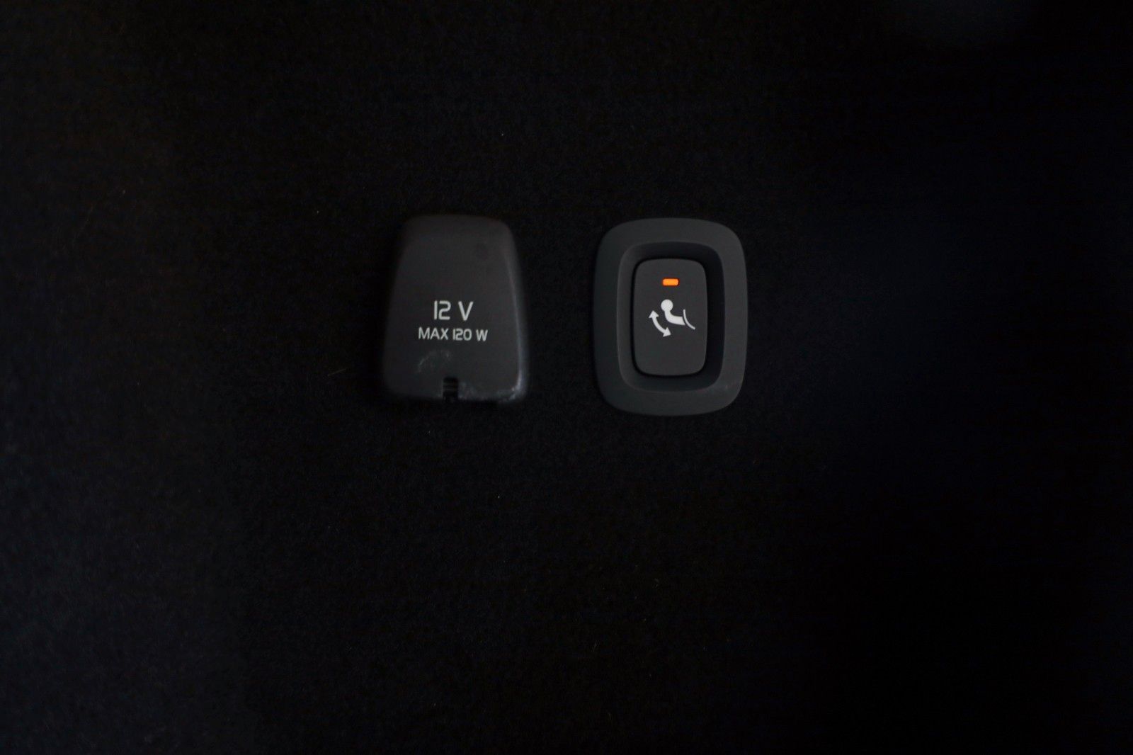 Fahrzeugabbildung Volvo V60 Momentum Pro Leder,Navi,LED,CarPlay, AHK el.