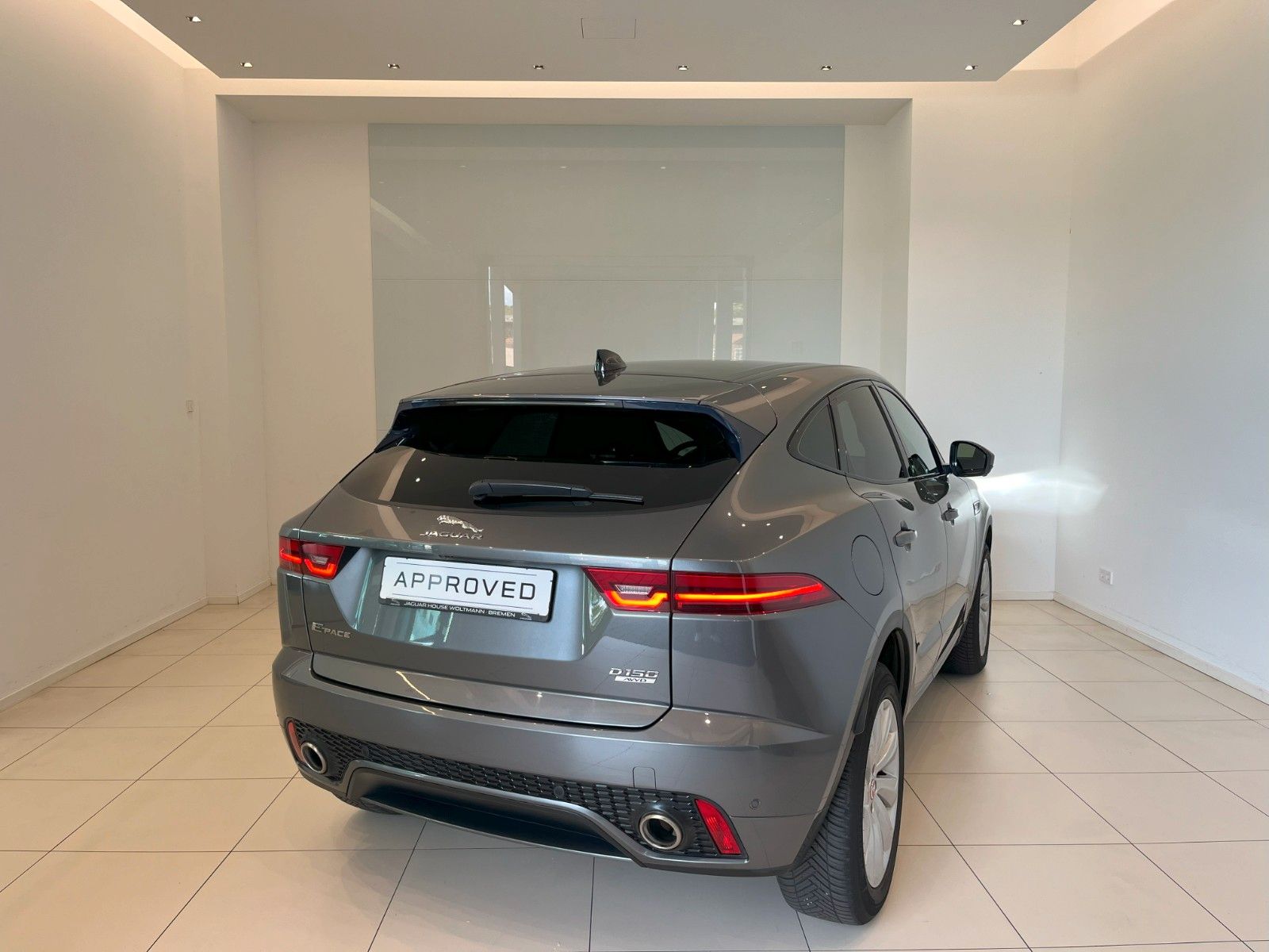 Fahrzeugabbildung Jaguar E-PACE D150 R-Dynamic S AWD Black Pack