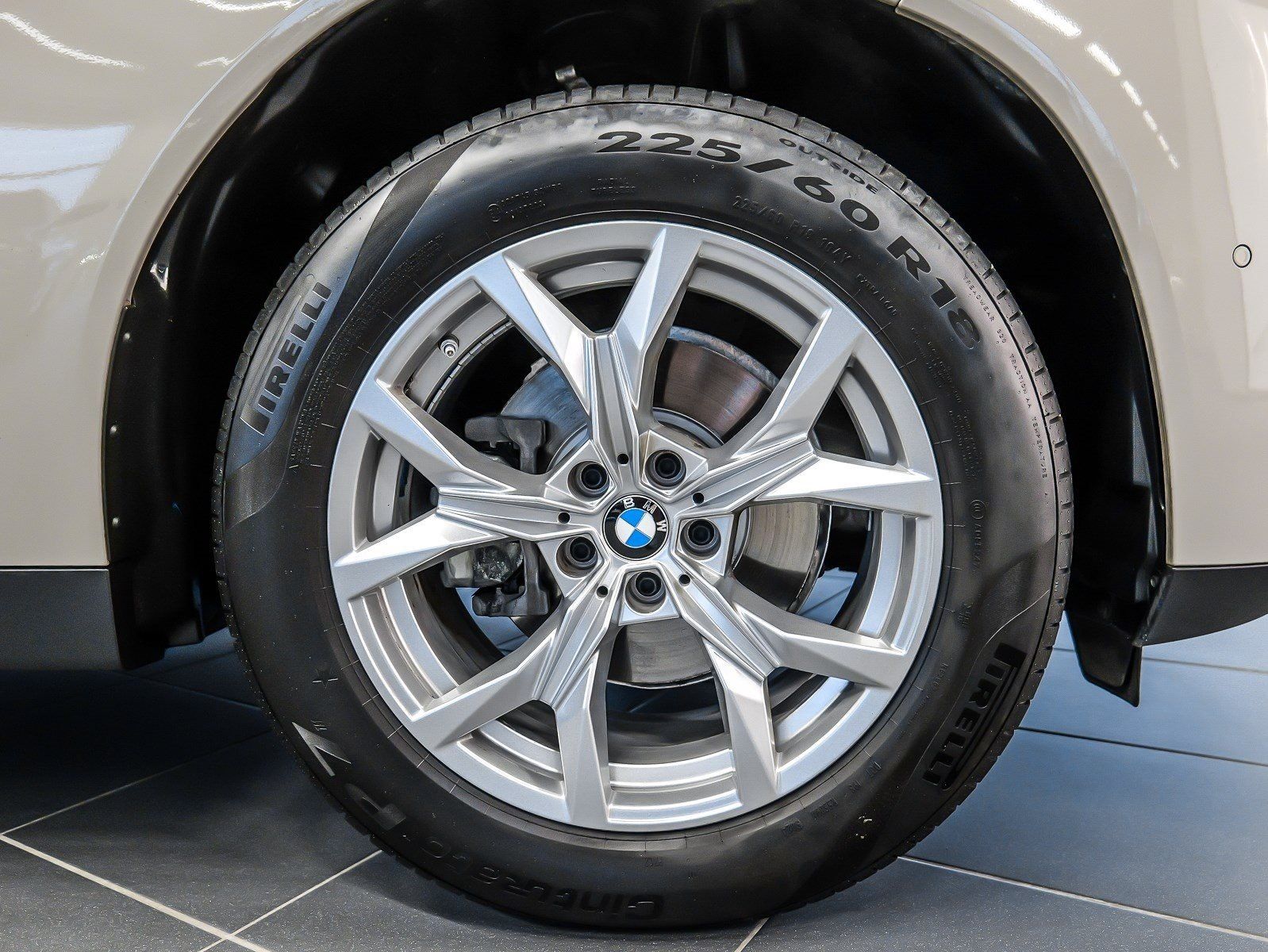 BMW X3 20d xDrive RFK NAVI LED PDC V H DAB Parkass foto 4
