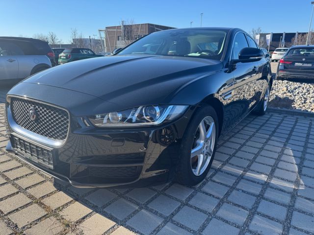 Jaguar XE Pure