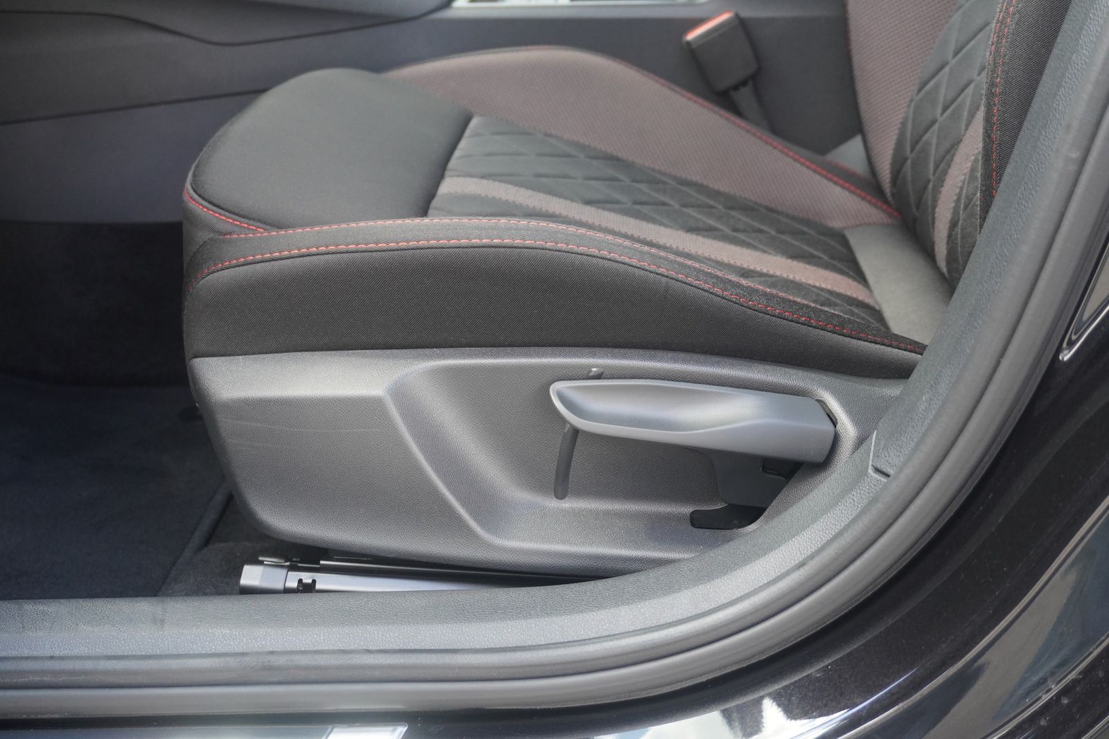 Skoda Octavia Combi 2.0 TSI RS DSG LED Navi Panorama foto 23