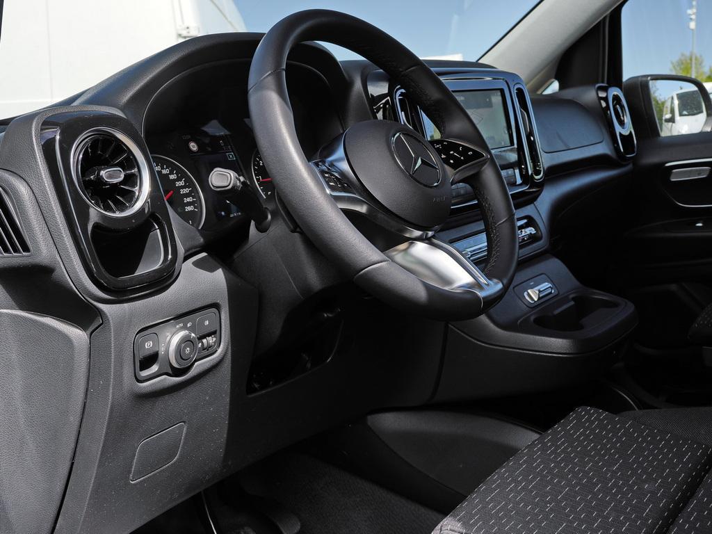 Mercedes-Benz VITO 116 TOURER NEUES MODELL AHK 2,5T NAVI KAM