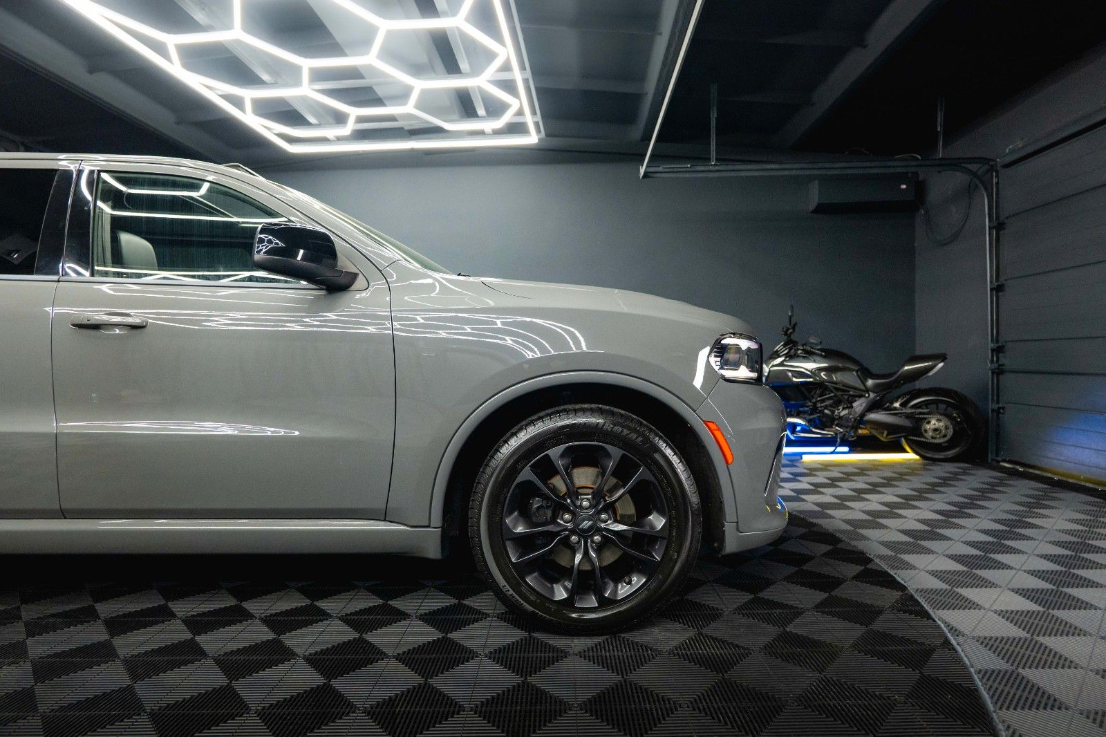 Fahrzeugabbildung Dodge Durango 5.7 V8 R/T SRT 4x4 Night-Paket Modell 22