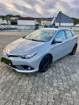 Toyota Auris Hybrid, TÜV neu, Winterreifen... - gebrauchte Toyota Auris aus dem Jahr 2019